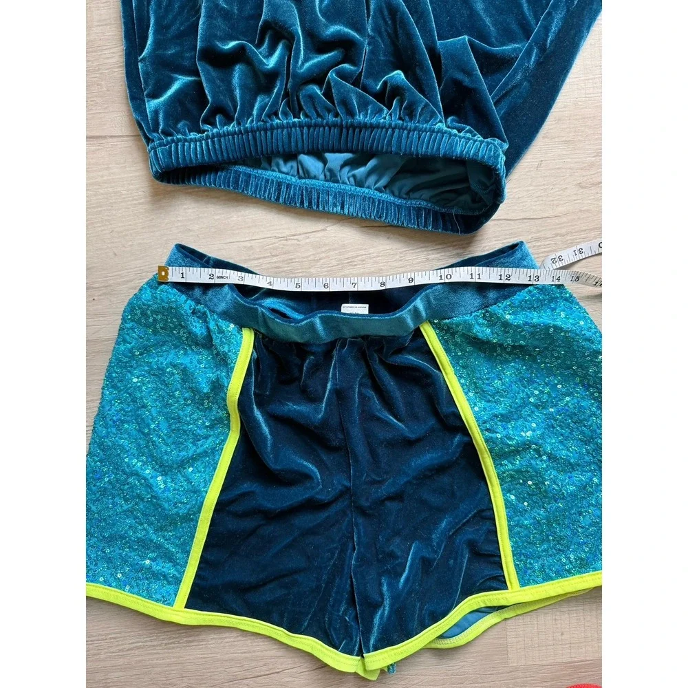 A WISH COME‎ TRUE two piece MA women's dance hip hop it's tricky costume